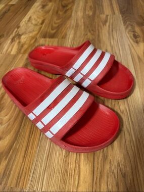 Adidas Duramo Slide  Collegiate Red and White Size 10
